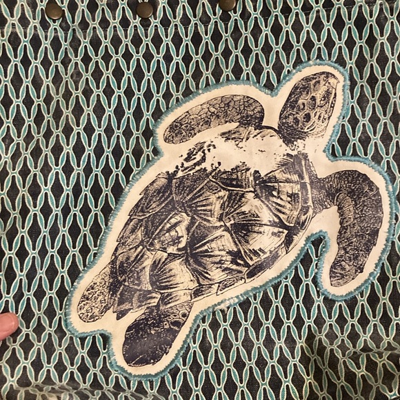 Salt box sea turtle canvas beach tote - Picture 6 of 15